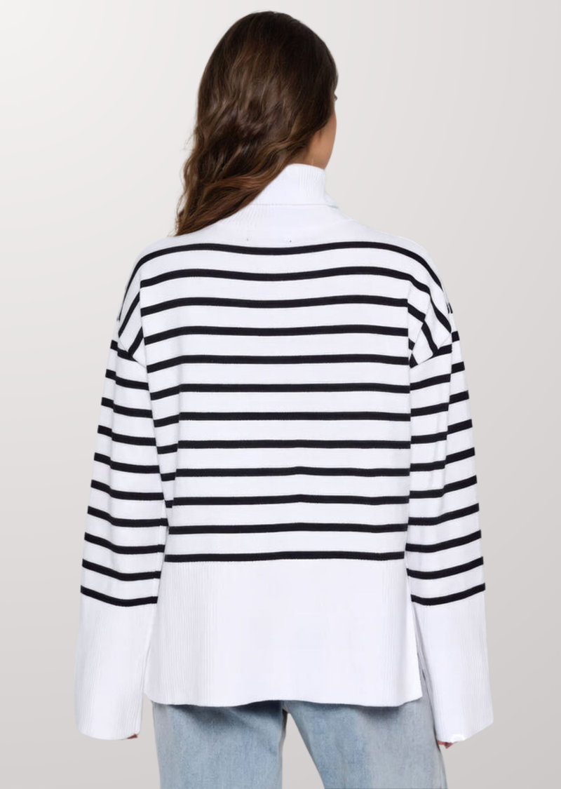 STRIPED TURTLE NECK PULLOVER