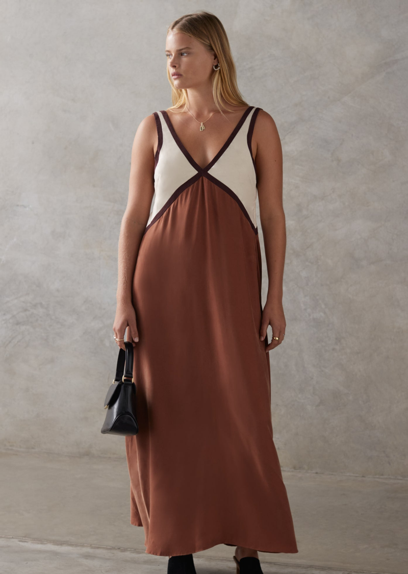 V-NECK MAXI DRESS